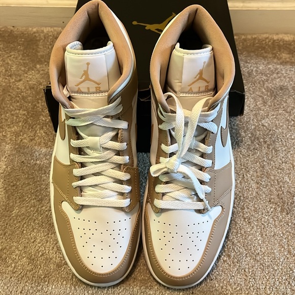 Brand new gum sole Jordan 1 mids…Dope with a pair of Khaki’s… - Picture 6 of 7